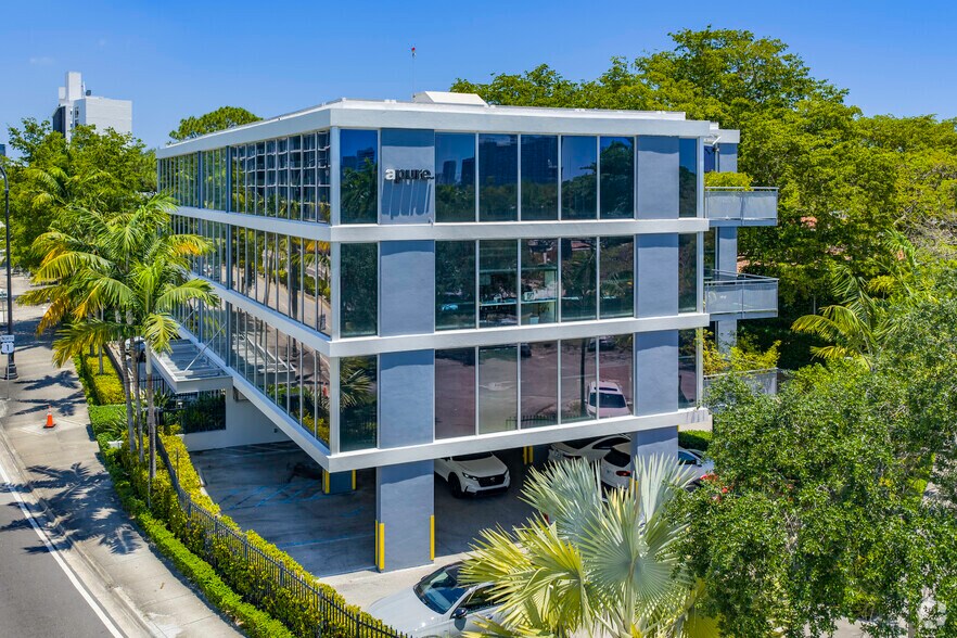 5555 Biscayne Blvd, Miami, FL à louer - Photo de l’immeuble – Image 2 sur 12