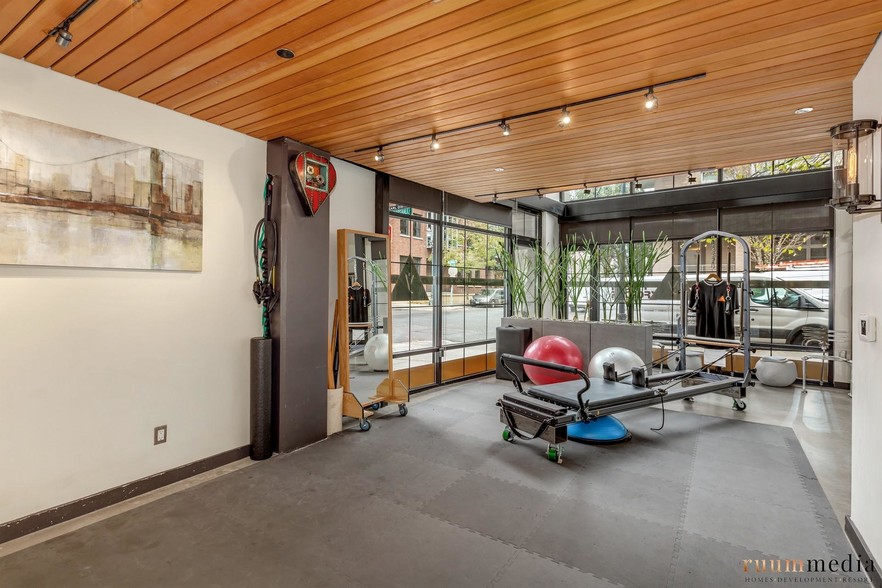 1030 NW 12th Ave, Portland, OR à louer - Photo de l’immeuble – Image 3 sur 29