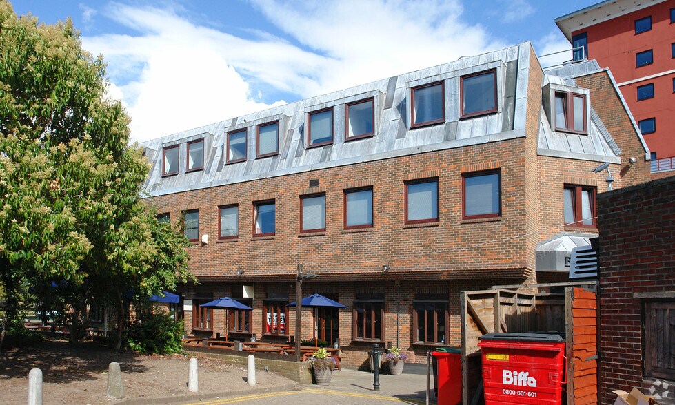 Ram Passage, Kingston Upon Thames à louer - Photo principale – Image 1 sur 5