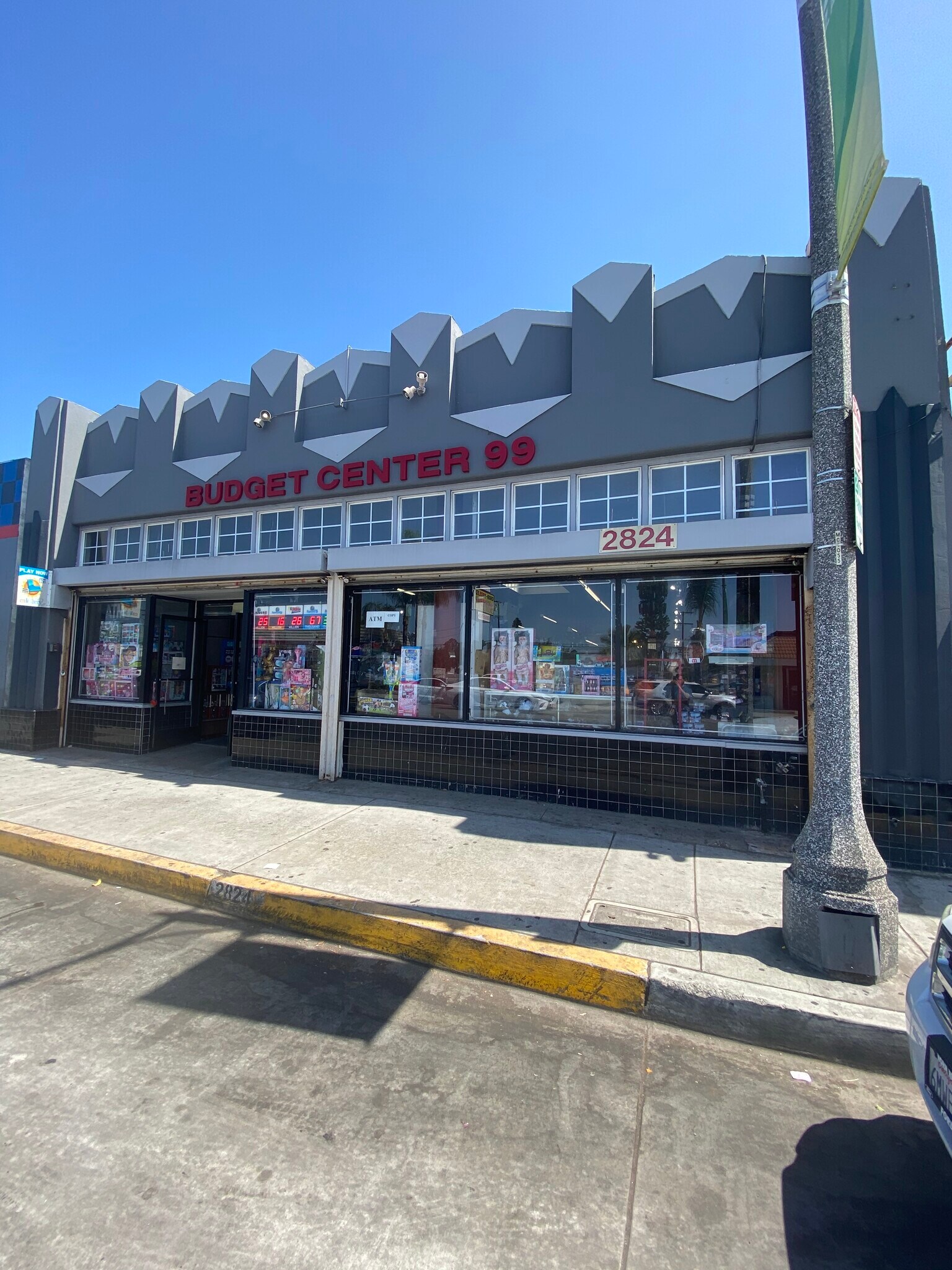 2824 E Anaheim St, Long Beach, CA à vendre Photo principale– Image 1 sur 6