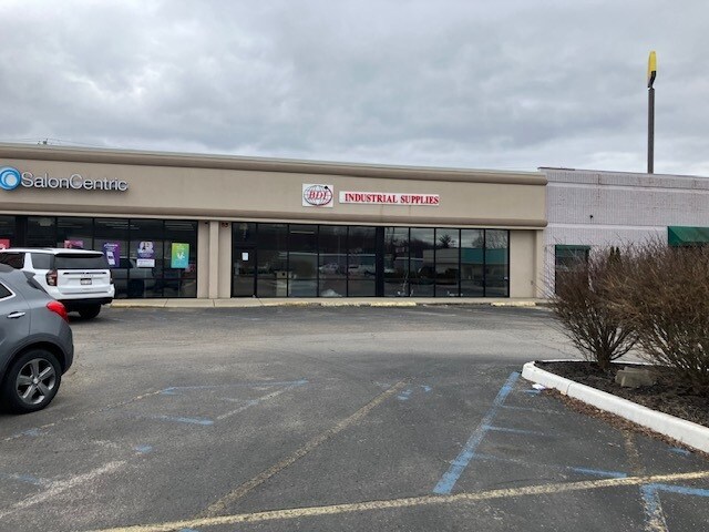 1-9 Fletcher Sq, Dunbar, WV à louer - Photo de l’immeuble – Image 1 sur 2
