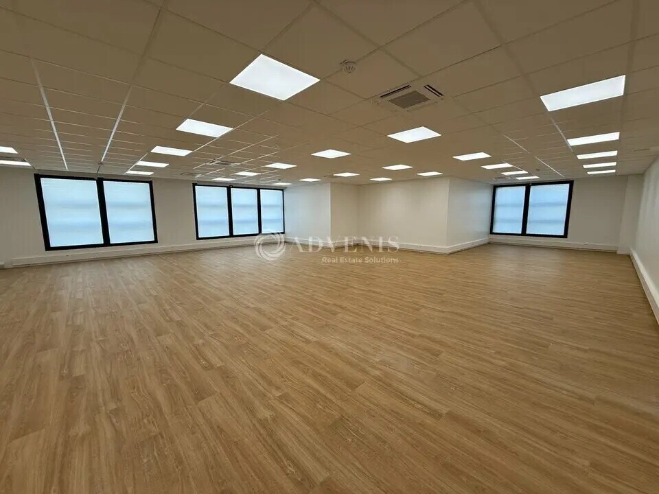 Bureau dans Chessy à louer Photo intérieure– Image 1 sur 3