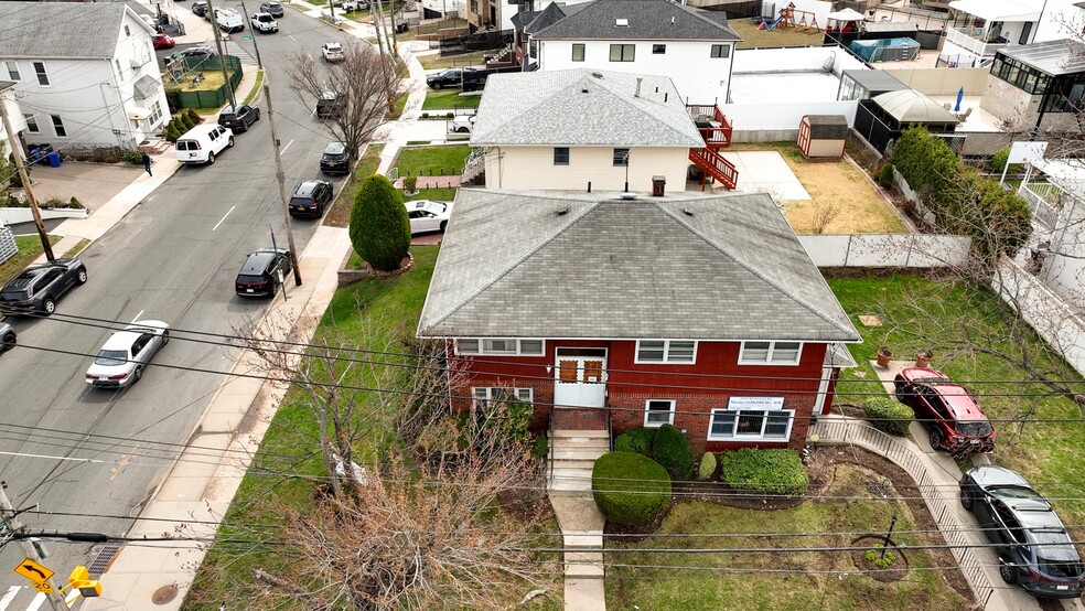 1039 Richmond Rd, Staten Island, NY à vendre - Photo de l’immeuble – Image 3 sur 21