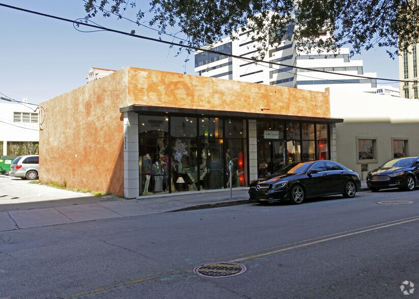 100-104 Giralda Ave, Coral Gables, FL à louer - Photo de l’immeuble – Image 2 sur 8