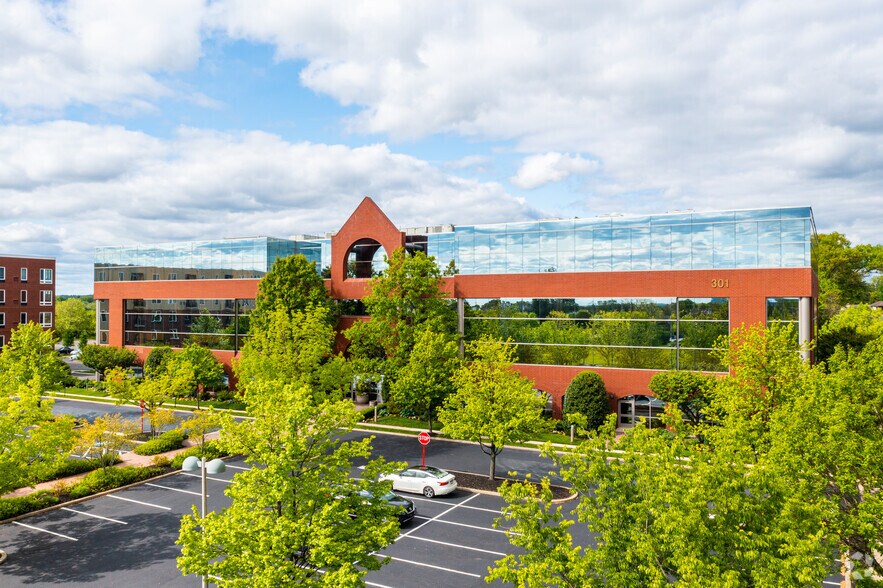 301 E Germantown Pike, East Norriton Township, PA à louer - Photo de l’immeuble – Image 2 sur 15