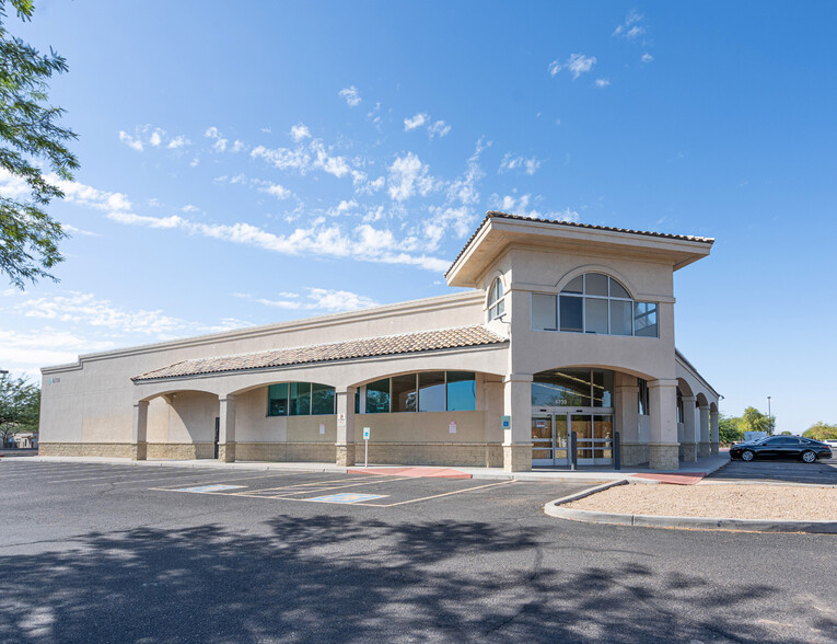 6739 W Cactus Rd, Peoria, AZ à louer - Photo de l’immeuble – Image 3 sur 10