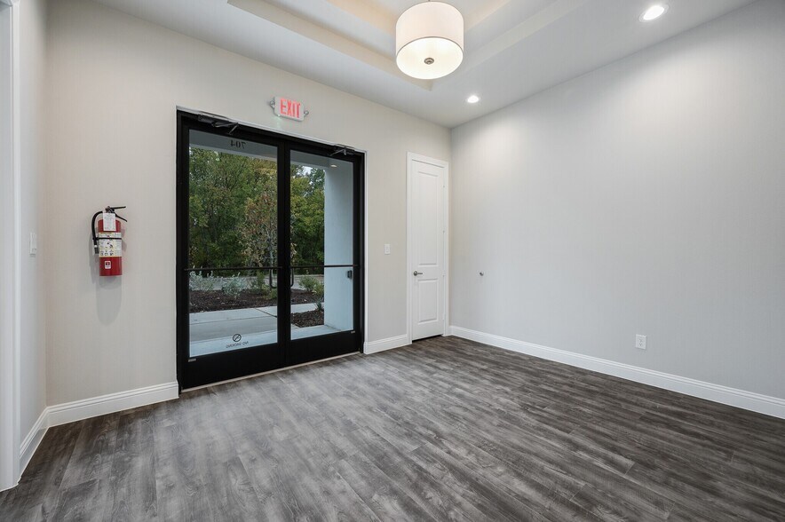 3721 S Stonebridge Dr, McKinney, TX à louer - Photo de l’immeuble – Image 2 sur 8