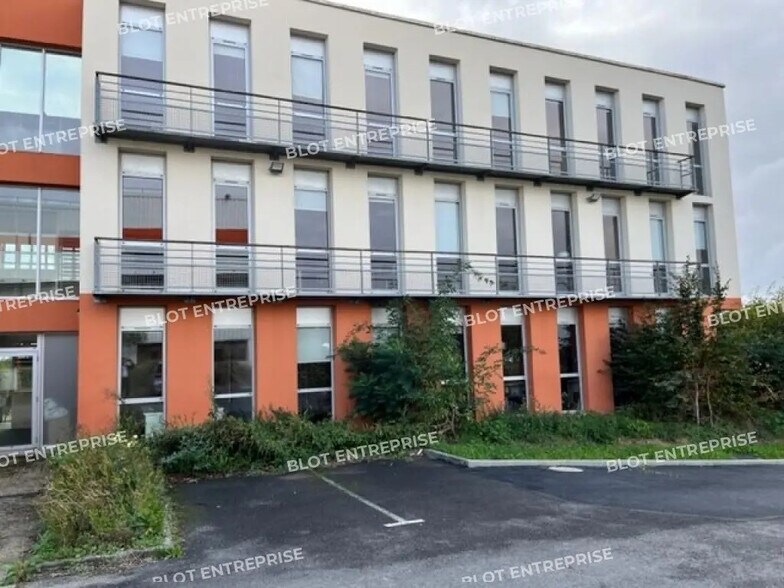 Bureau dans Melesse à louer - Photo de l’immeuble – Image 2 sur 13