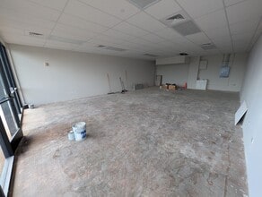 94-1144 Ka Uka Blvd, Waipahu, HI à louer Photo intérieure– Image 1 sur 8