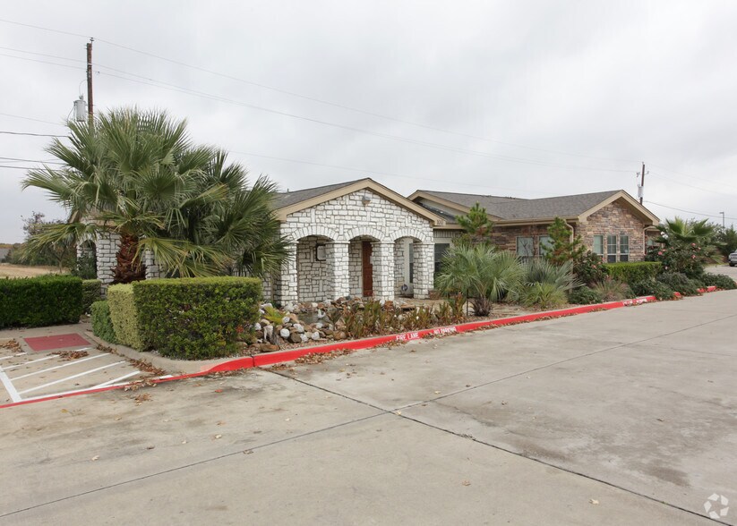 2451-2461 Robinson Rd, Grand Prairie, TX à vendre - Photo principale – Image 1 sur 50