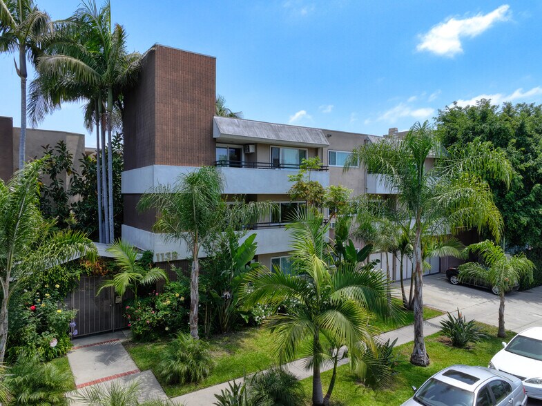 1138 S Corning St, Los Angeles, CA à vendre - Photo de l’immeuble – Image 3 sur 16