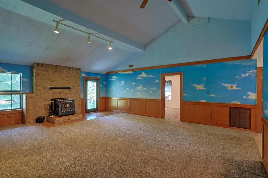 211 Brantley Ln, Magnolia, TX à vendre - Photo intérieure – Image 3 sur 26