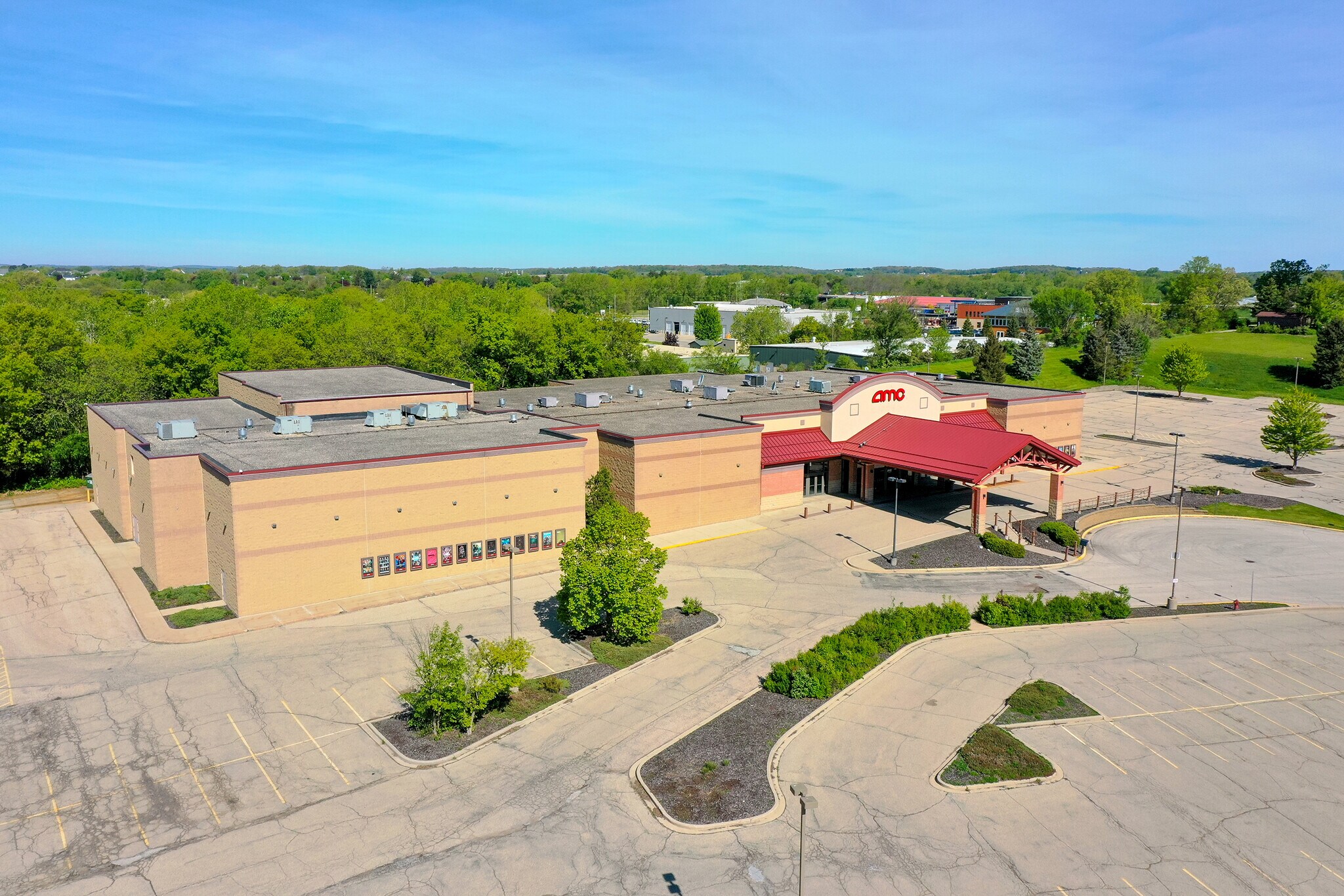 420 Village Walk Ln, Johnson Creek, WI à vendre Photo de l’immeuble– Image 1 sur 3