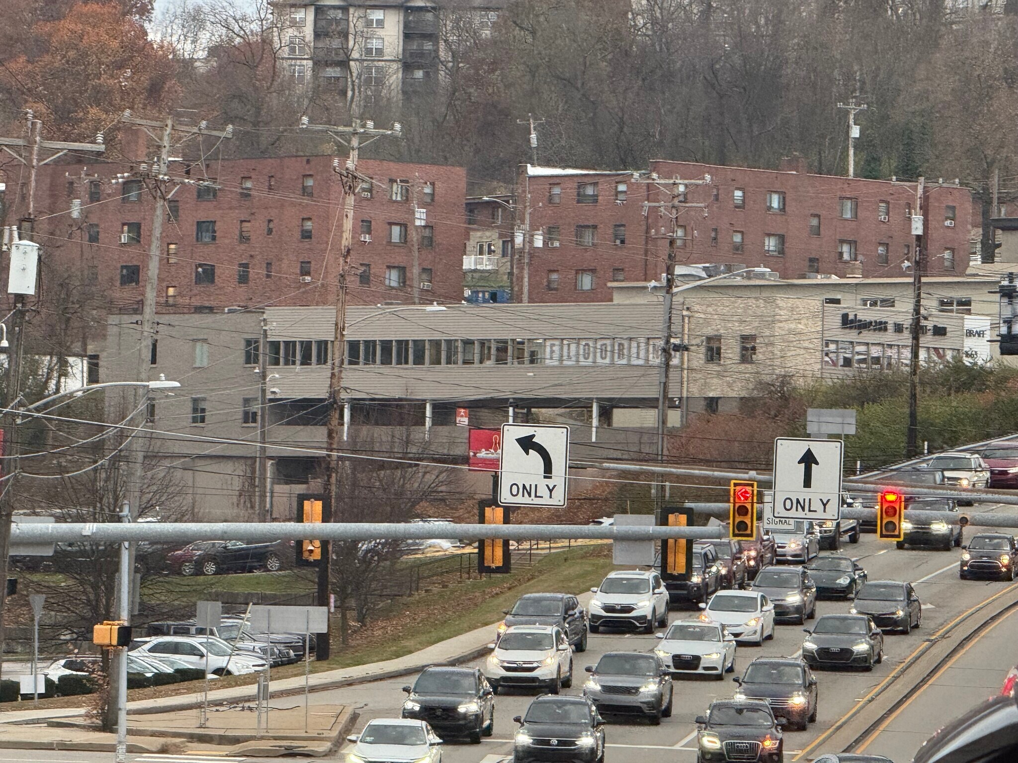1665 Washington Rd, Pittsburgh, PA à louer Photo de l’immeuble– Image 1 sur 5