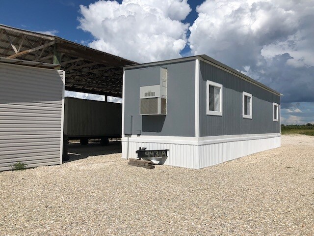 20941 Granville Rd., North Fort Myers, FL à louer - Photo de l’immeuble – Image 3 sur 28
