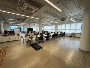 315 Meserole St, Brooklyn, NY à louer Photo intérieure– Image 2 sur 6