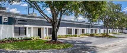 13300 McCormick Dr, Tampa, FL à louer Photo de l’immeuble– Image 1 sur 1
