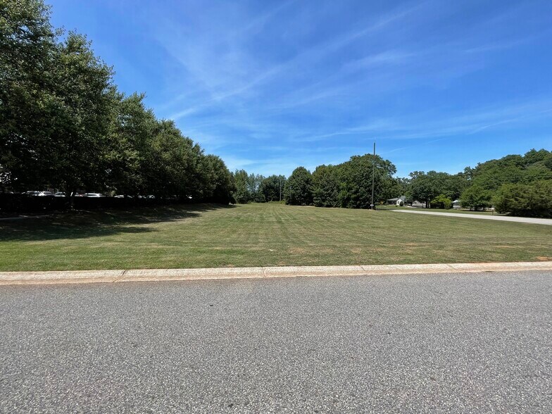 1010 Garland Dr, Bogart, GA à vendre - Photo principale – Image 2 sur 6