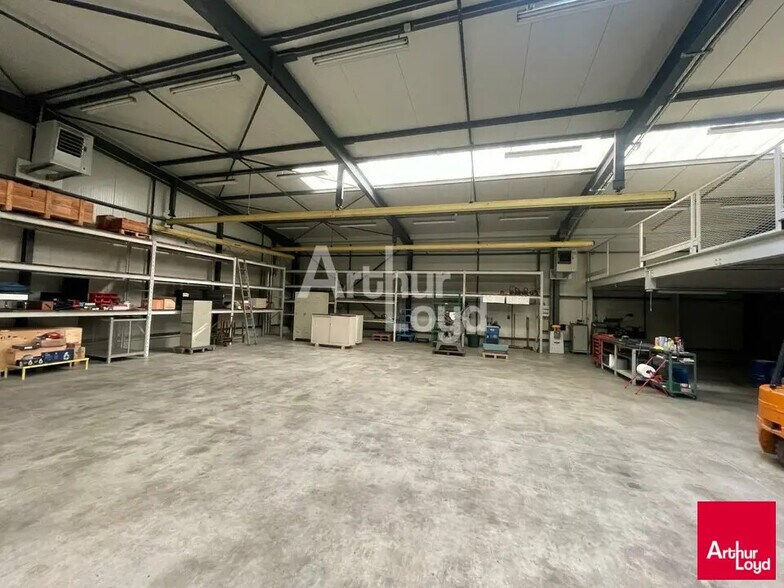 Local d'activités dans Areines à vendre - Photo de l’immeuble – Image 1 sur 4