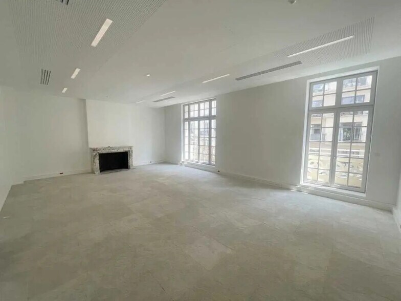 60 Rue Jouffroy D'Abbans, Paris à louer - Photo de l’immeuble – Image 2 sur 21