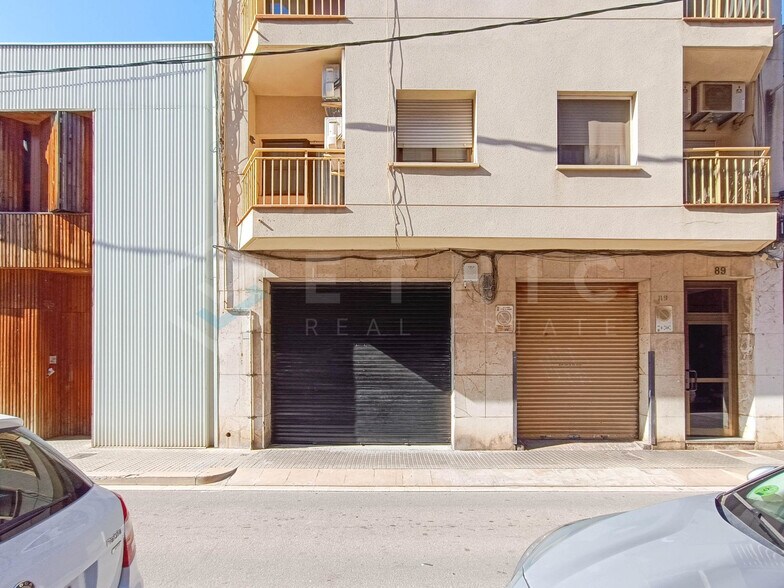 Immeuble residentiel dans El Prat de Llobregat, Barcelona à vendre - Photo de l’immeuble – Image 1 sur 4