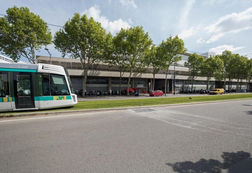 33/67 Boulevard Du Général Martial Valin, Paris à louer - Photo de l’immeuble – Image 3 sur 23