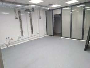 Local commercial dans Palau-solità i Plegamans, Barcelona à louer Photo intérieure– Image 2 sur 11