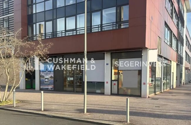 Plus de détails pour Local commercial à vendre