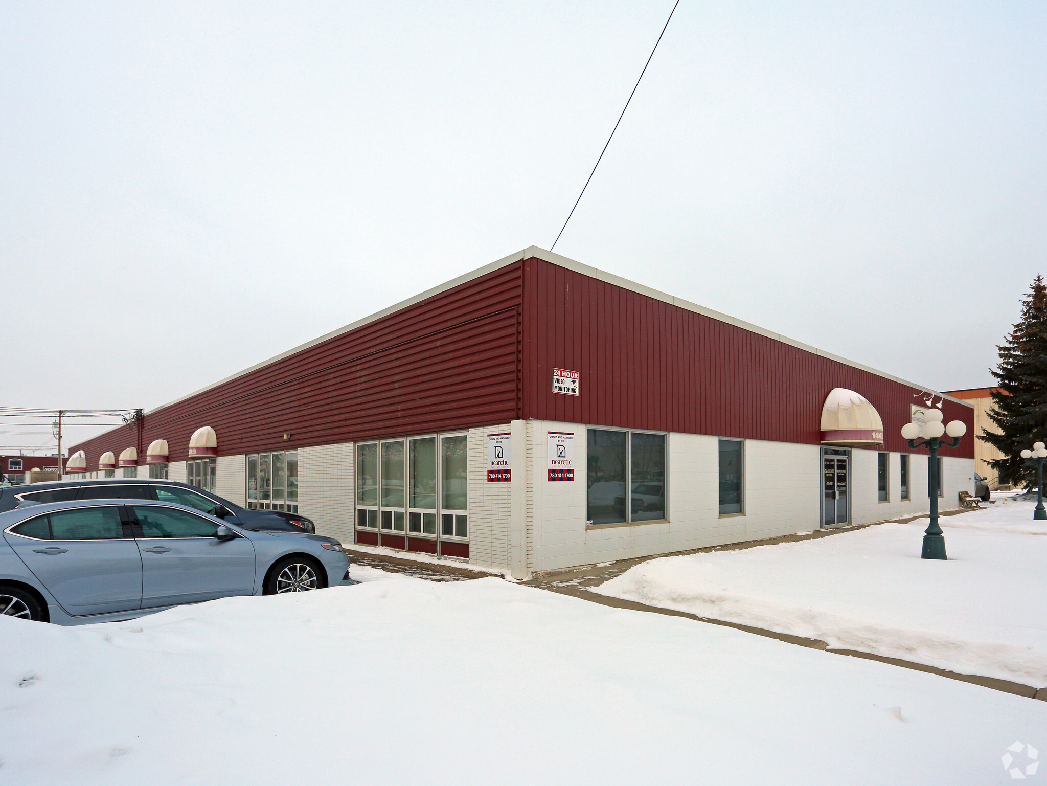 11613 145th St NW, Edmonton, AB à louer Photo principale– Image 1 sur 5