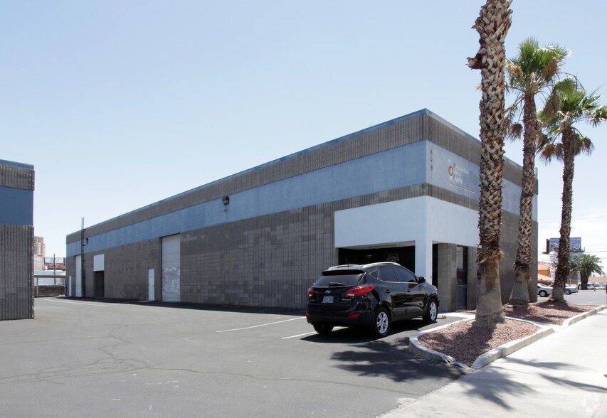 3450 Polaris Ave, Las Vegas, NV à vendre - Photo principale – Image 1 sur 4