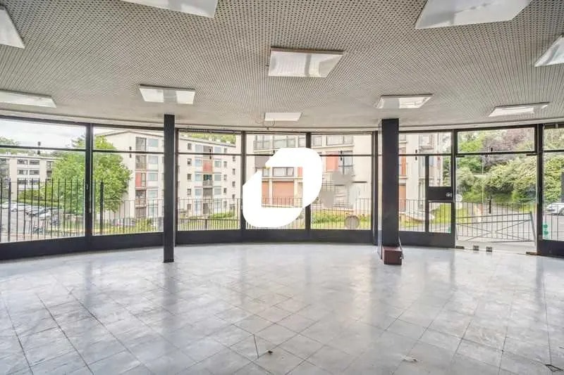 Local commercial dans Palaiseau à louer - Photo de l’immeuble – Image 3 sur 13