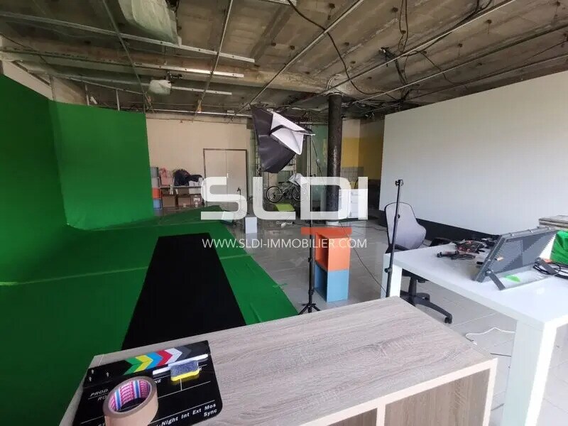 Local commercial dans Saint-Jean-de-Bournay à louer Photo intérieure– Image 1 sur 3