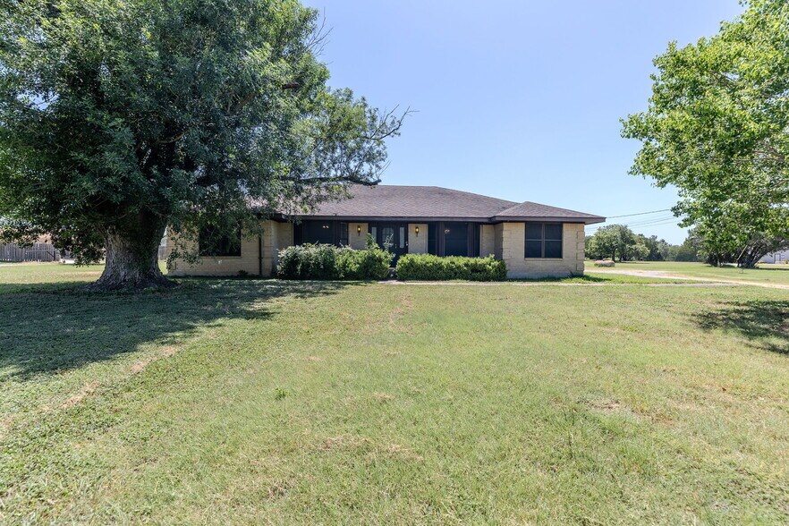 12409 Lowden Ln, Manchaca, TX à vendre - Photo de l’immeuble – Image 2 sur 65