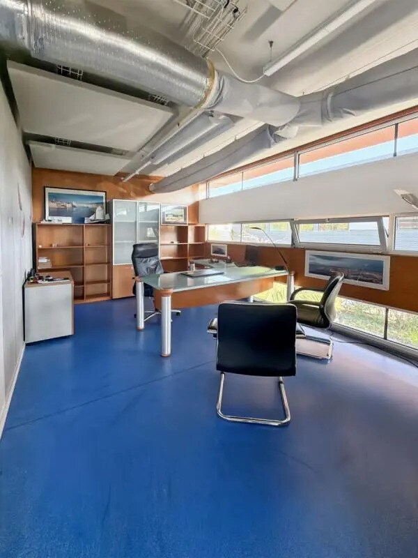 Plus de détails pour 26 Avenue Andre Roussin, Marseille - Bureau à louer