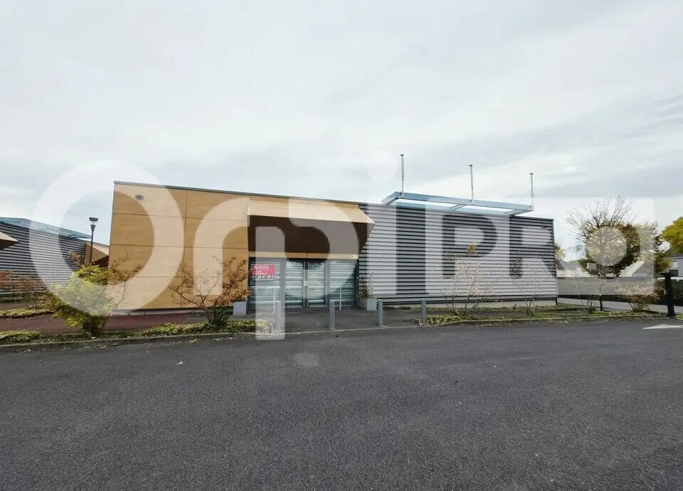 Local commercial dans Reims à louer Photo de l’immeuble– Image 1 sur 11