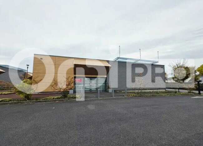 Plus de détails pour Local commercial à louer