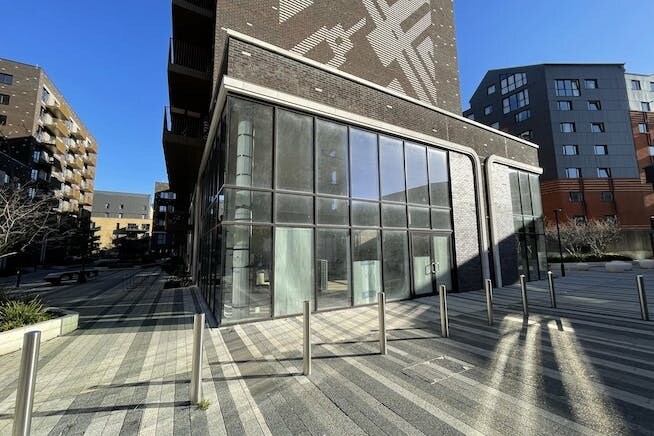 3 Vanguard Way, Londres à vendre - Photo de l’immeuble – Image 3 sur 7