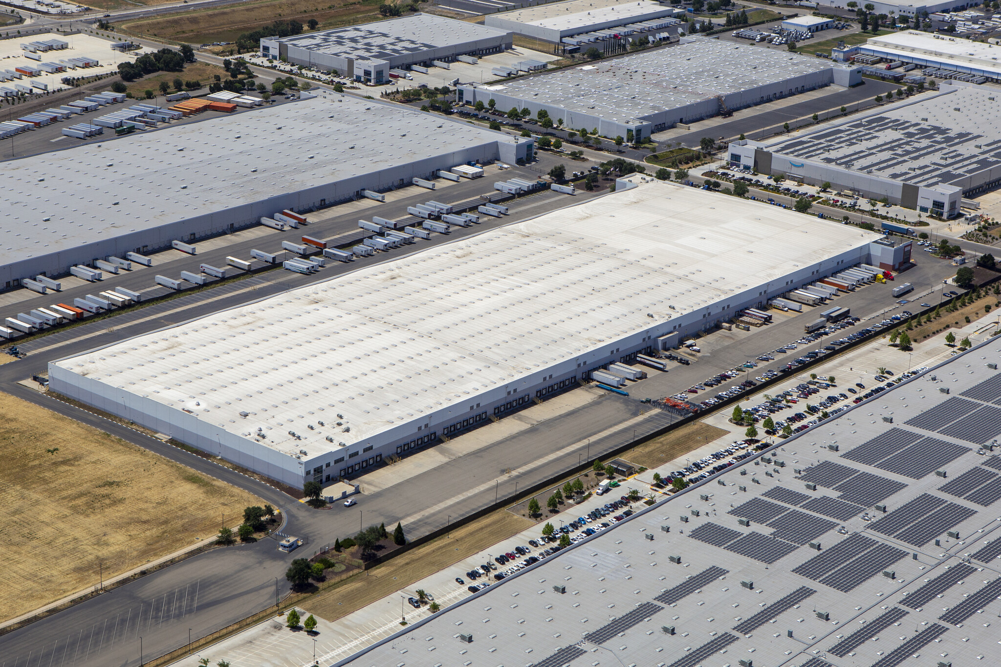 4647 Logistics Dr, Stockton, CA à louer Aérien– Image 1 sur 32