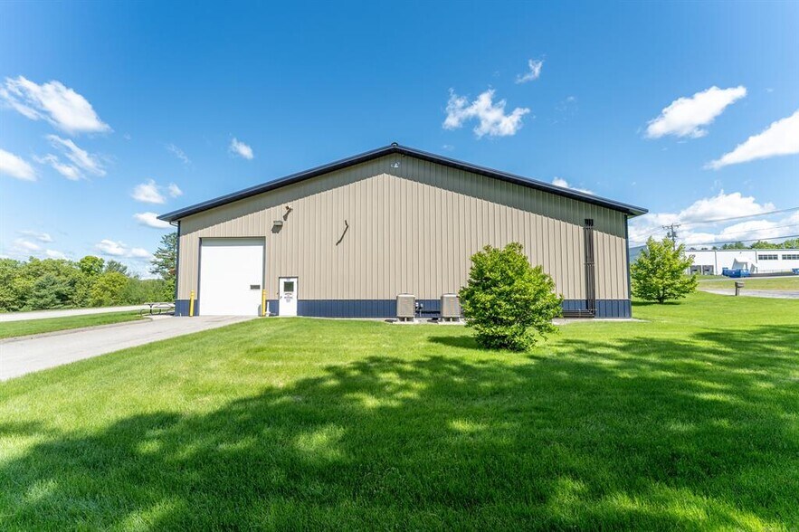 51 Ridge Rd, Putnam, CT à vendre - Photo de l’immeuble – Image 3 sur 17