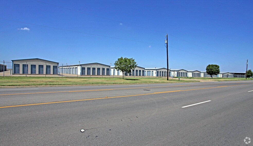925 N Nolan River Rd, Cleburne, TX à vendre - Photo de l’immeuble – Image 2 sur 2