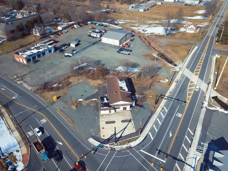 1907 Swamp Pike, Gilbertsville, PA à louer - Photo de l’immeuble – Image 2 sur 8