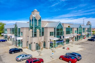 Plus de détails pour 2920 Calgary Trl NW, Edmonton, AB - Local commercial à vendre
