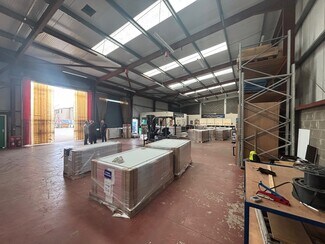 Plus de détails pour Woodville St, Glasgow - Industriel/Logistique à louer