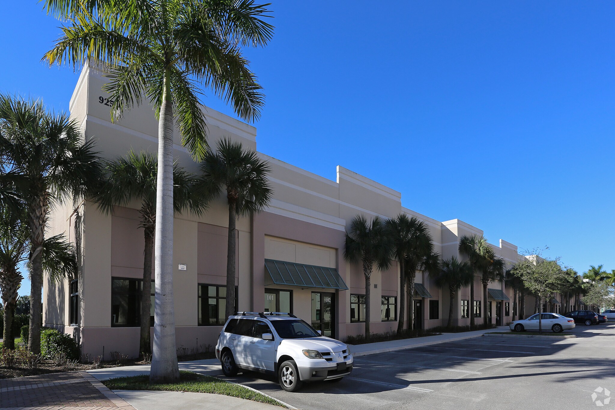 9250 Belvedere Rd, Royal Palm Beach, FL à vendre Photo principale– Image 1 sur 27