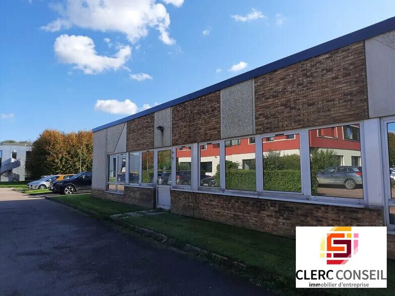 Bureau dans Mont-Saint-Aignan à louer - Photo de l’immeuble – Image 2 sur 7