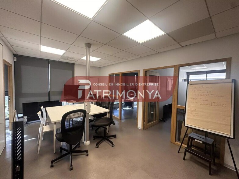 Bureau dans Aubagne à louer - Photo intérieure – Image 2 sur 6