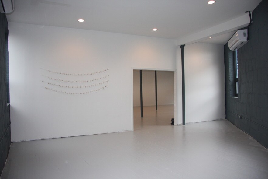 28-44 Borden Ave, Long Island City, NY à vendre - Photo de l’immeuble – Image 3 sur 9