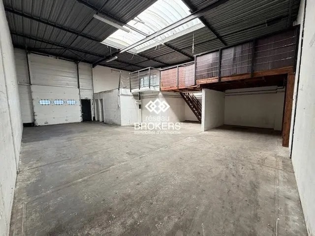 Industriel/Logistique dans Saint-Leu-la-Forêt à louer - Photo de l’immeuble – Image 1 sur 2