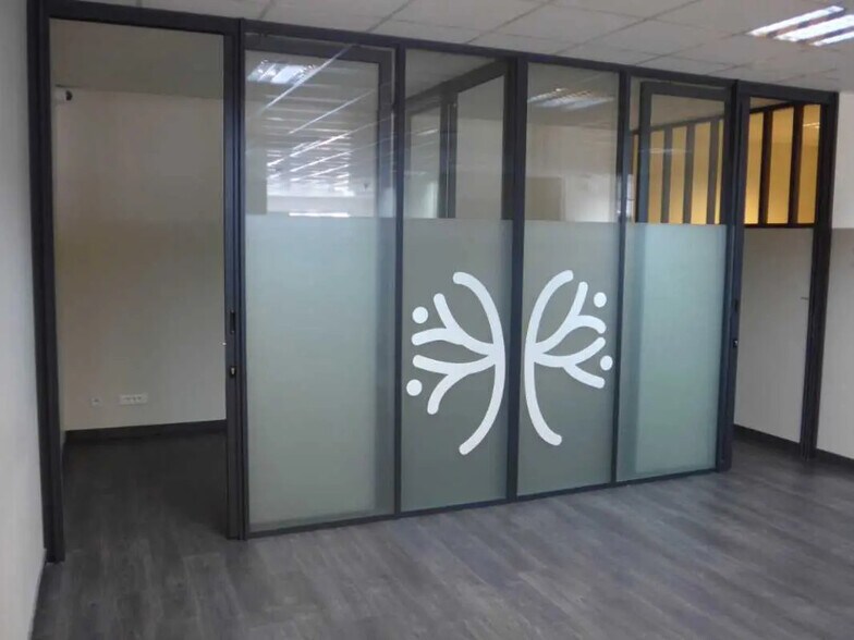 Local d’activités dans Le Haillan à louer - Photo intérieure – Image 2 sur 5