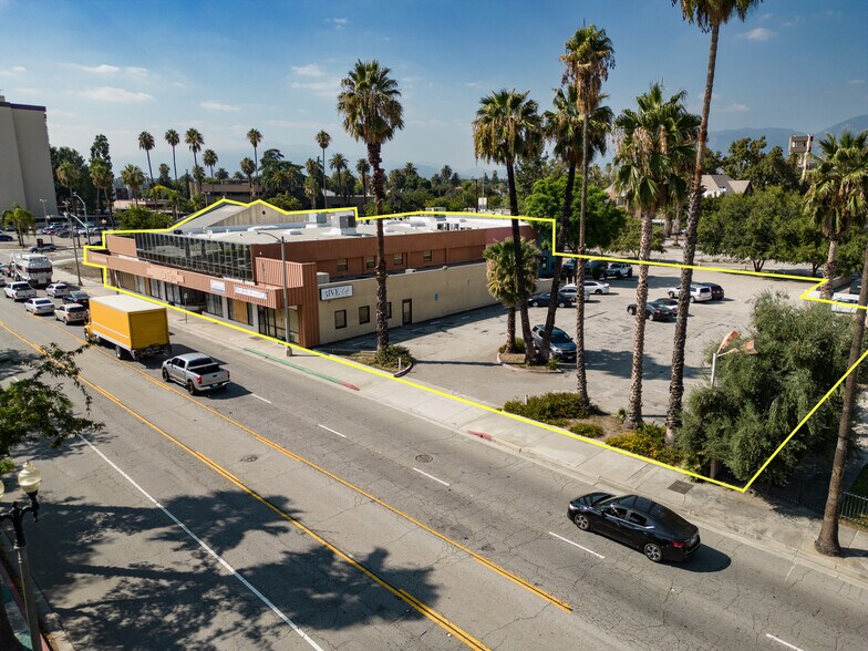 466-474 W 5th St, San Bernardino, CA à louer - Photo de l’immeuble – Image 1 sur 12